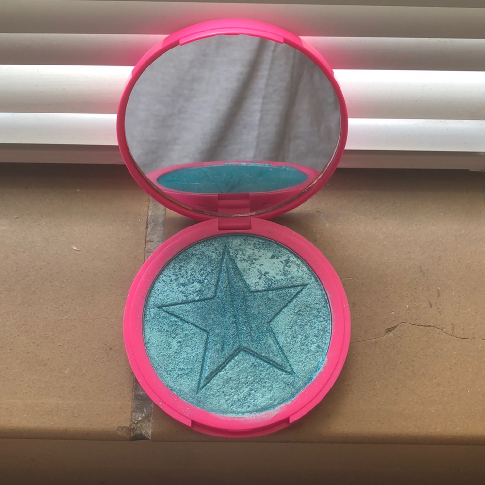 Jeffree Star Skin Frost in Deep Freeze